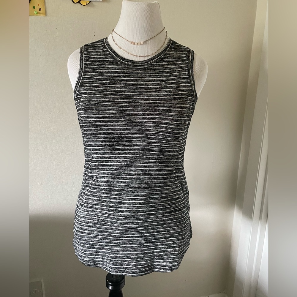 ATHLETA breezy tank-  Sleeveless Soft Top Size S